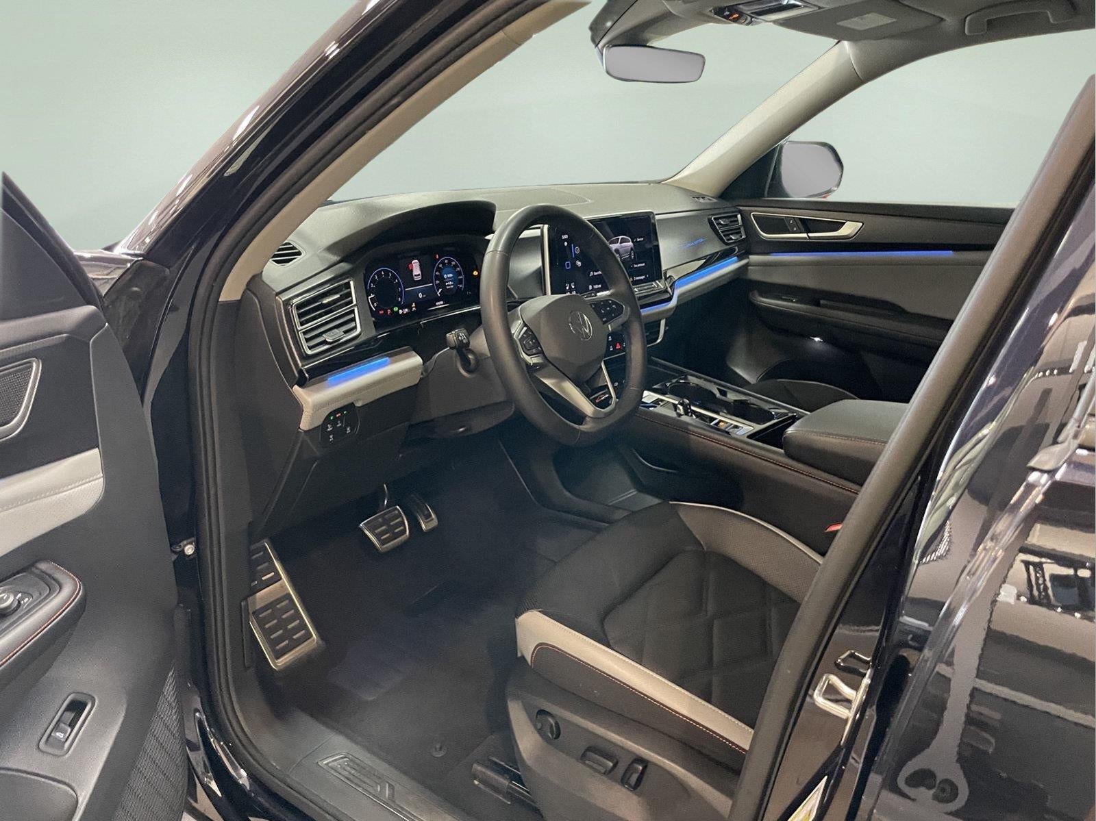 2024 Volkswagen Atlas 2.0T Peak Edition SE w/Technology