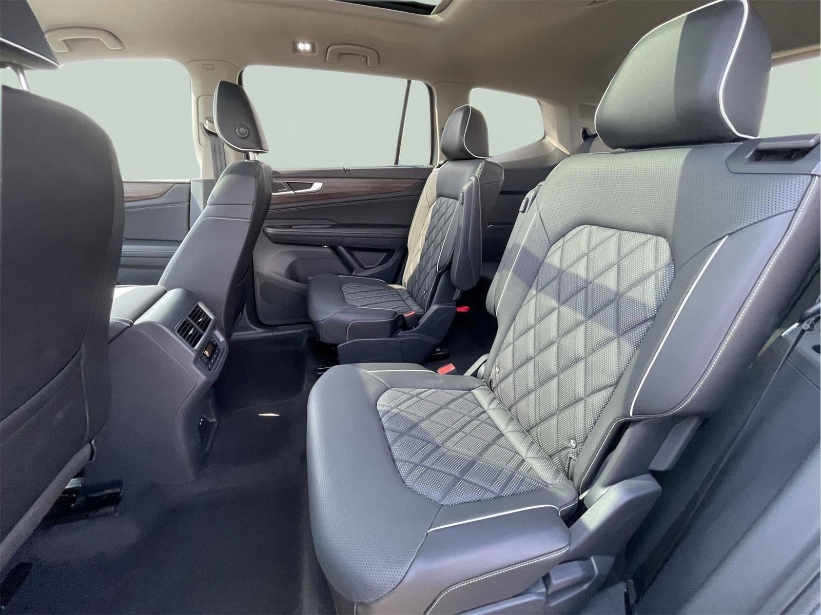 2024 Volkswagen Atlas 2.0T SEL Premium R-Line