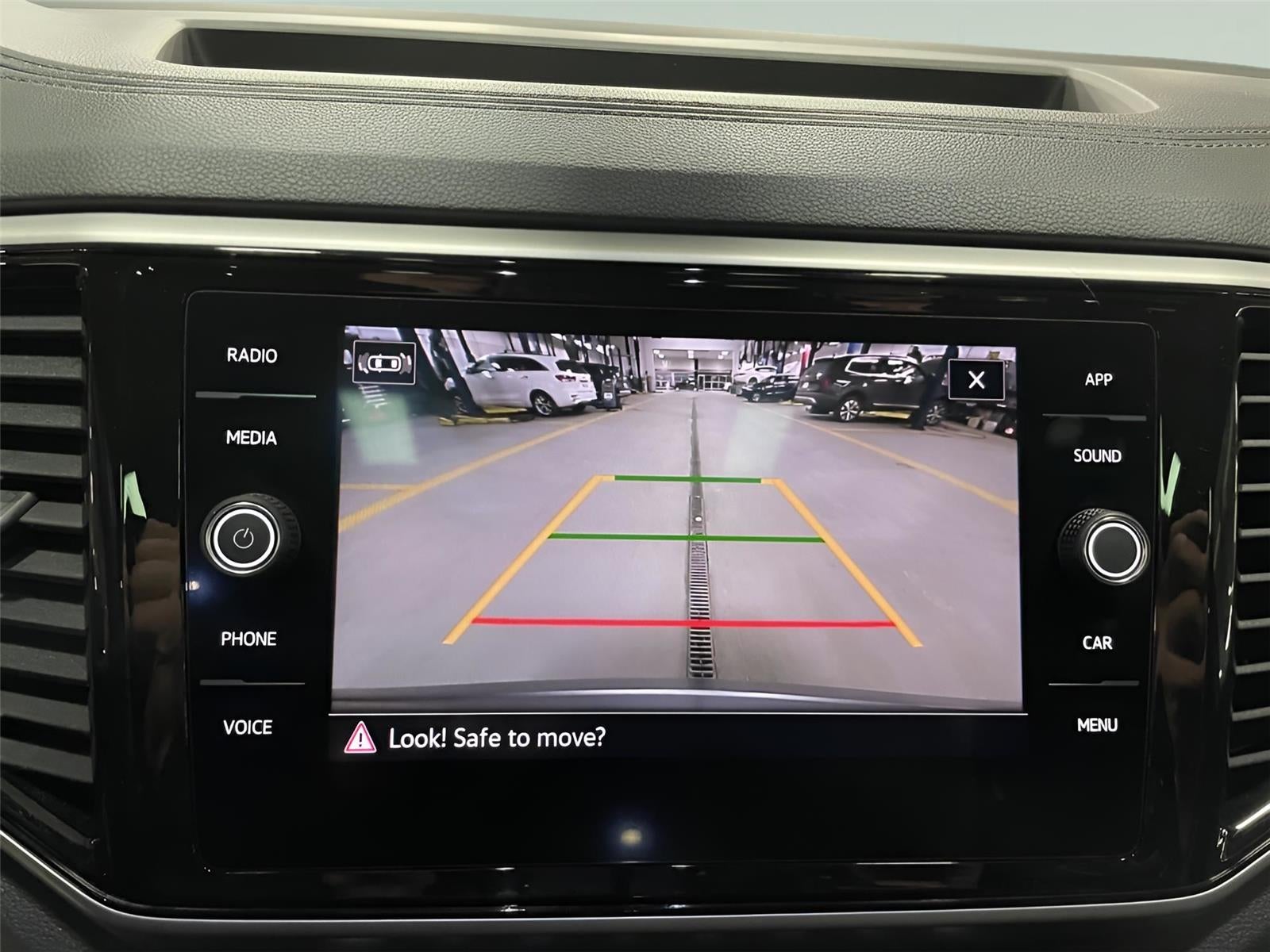 2022 Volkswagen Atlas Cross Sport 3.6L V6 SE w/Technology