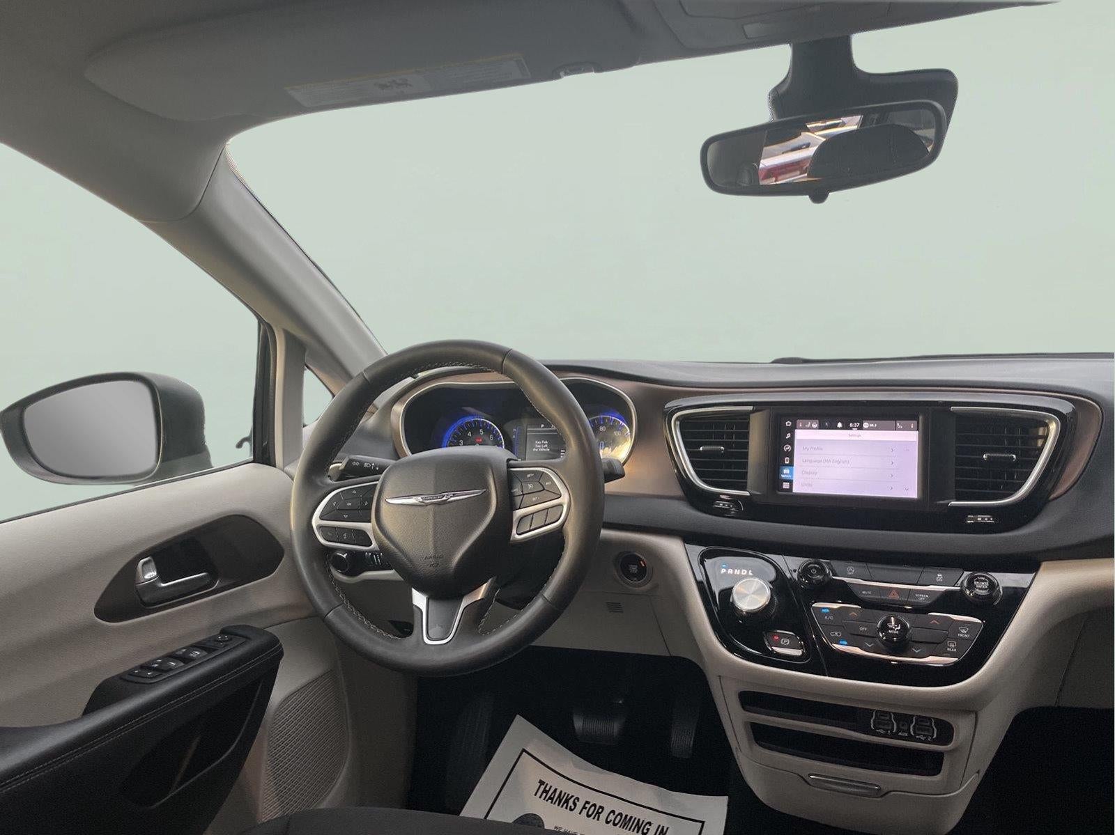 2023 Chrysler Voyager LX