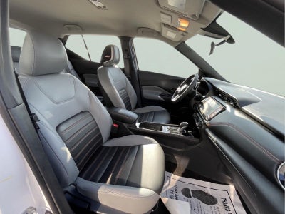 2022 Nissan Kicks SR