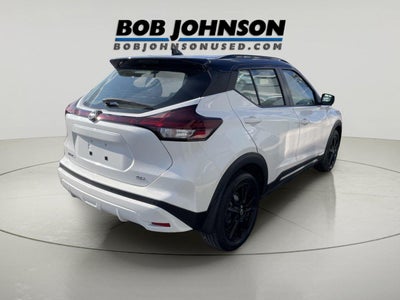 2022 Nissan Kicks SR