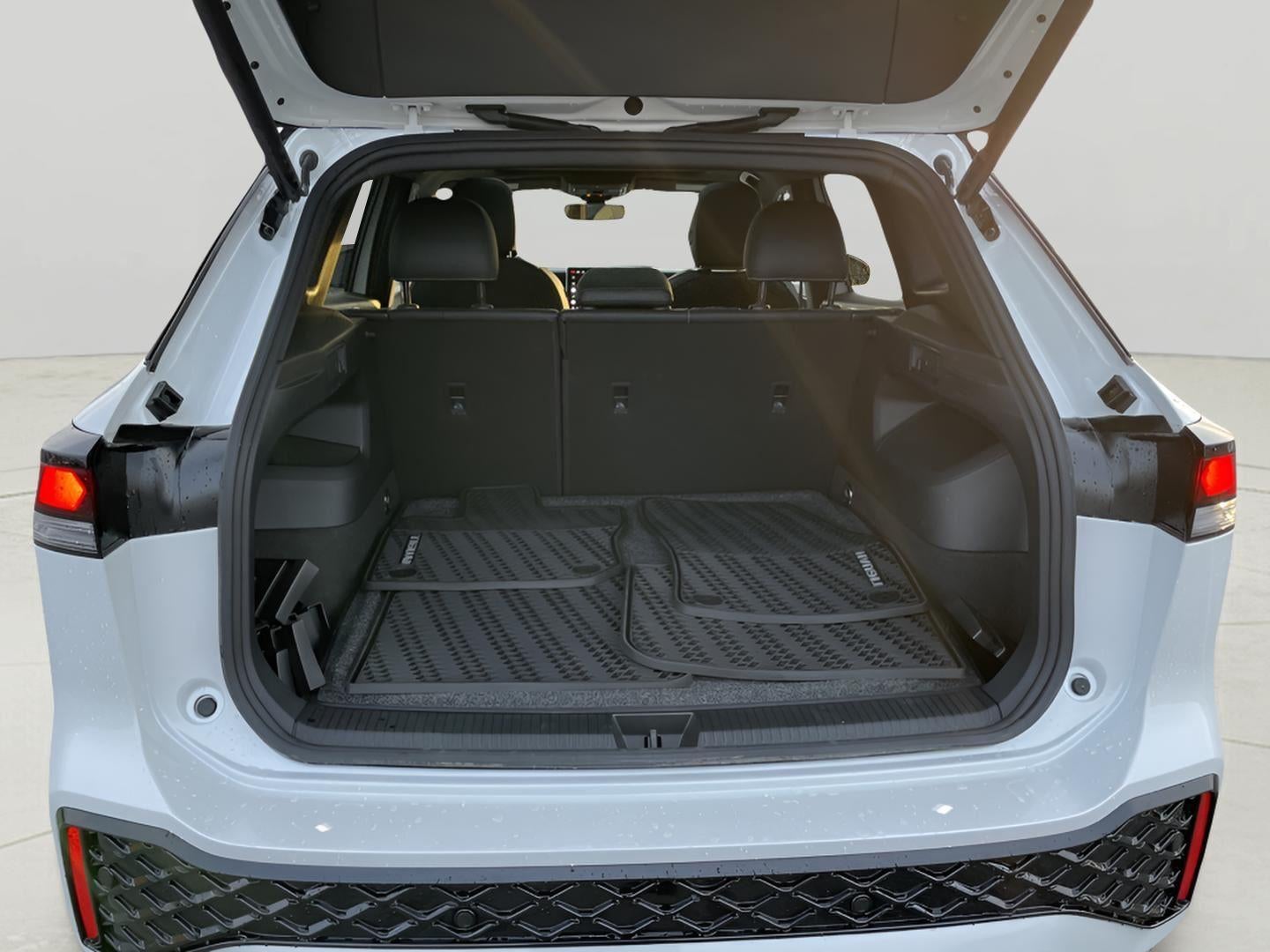 2025 Volkswagen Tiguan SE R-Line Black