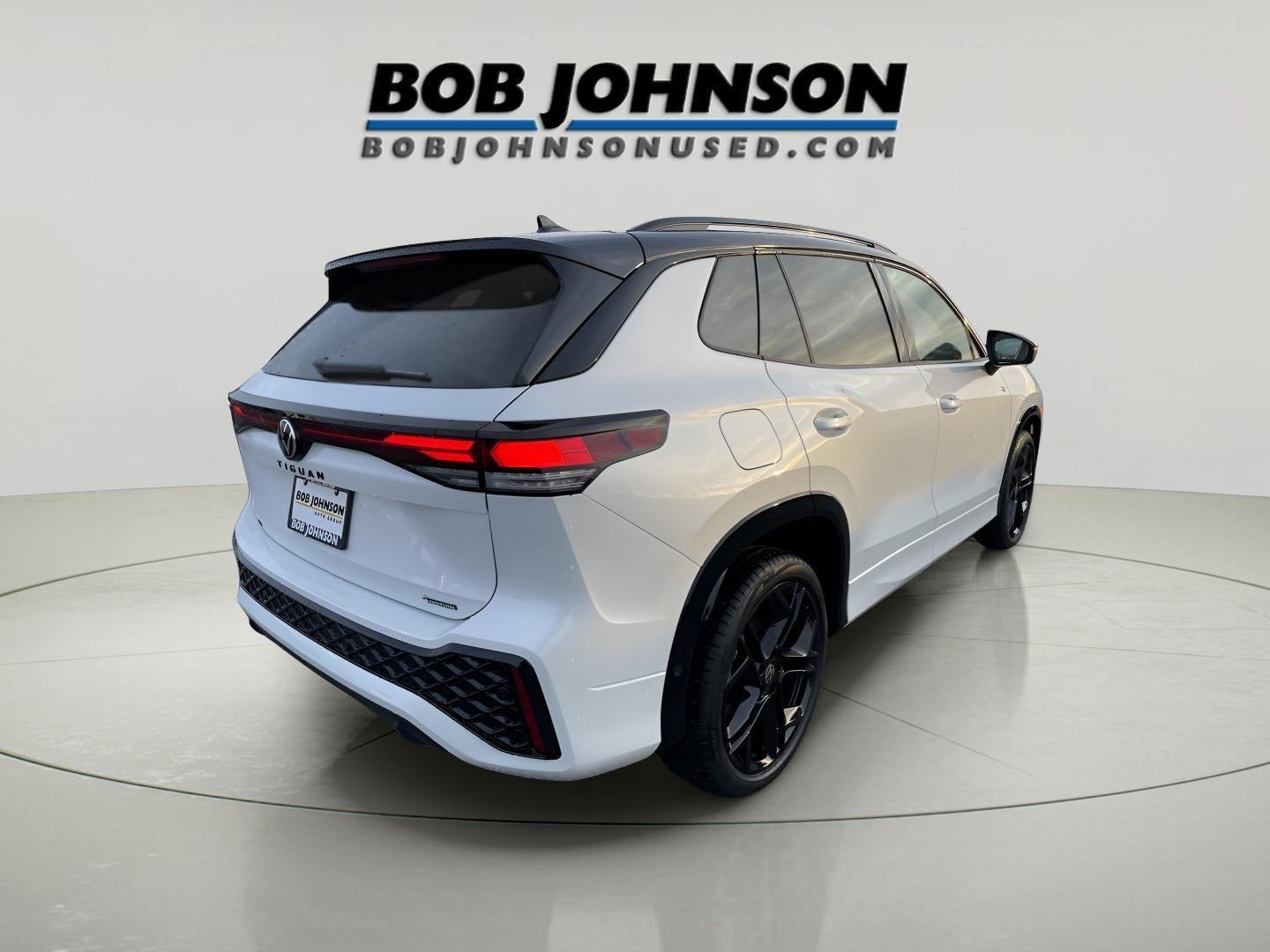 2025 Volkswagen Tiguan SE R-Line Black