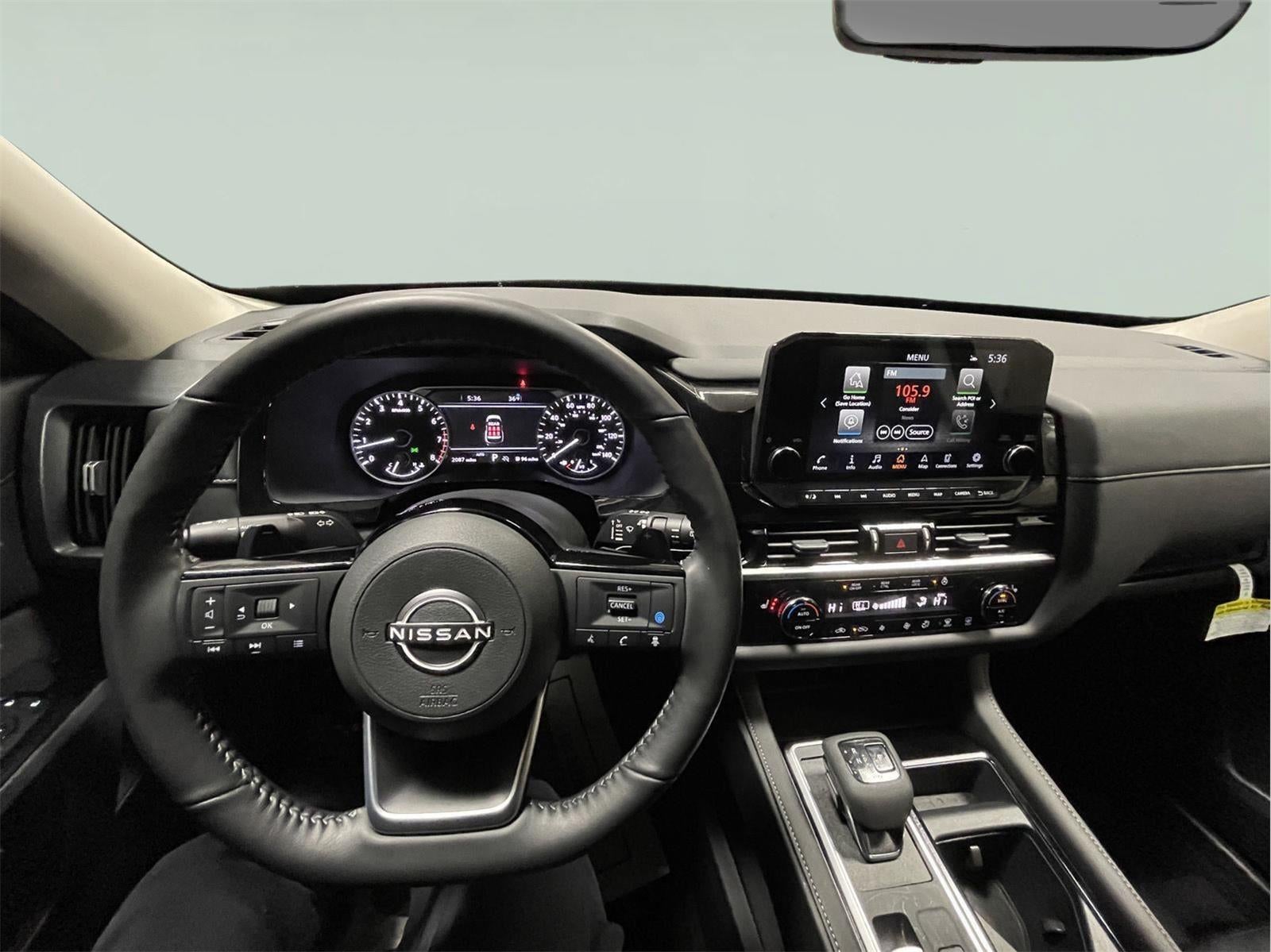 2025 Nissan Pathfinder SL