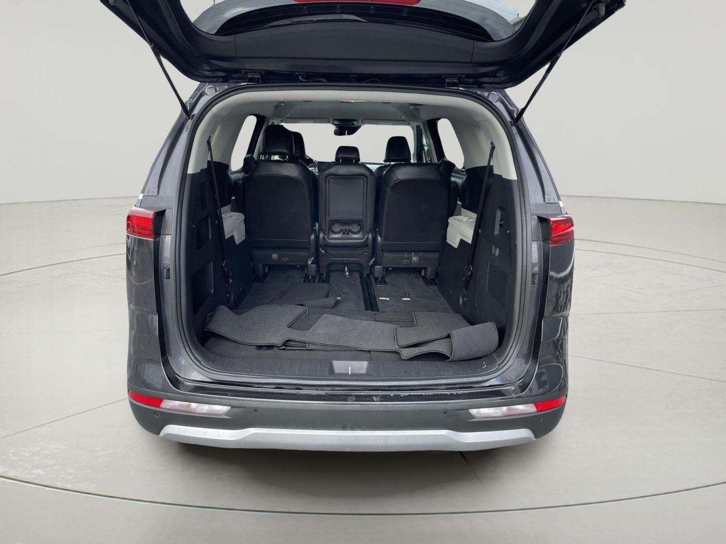 2023 Kia Carnival LX