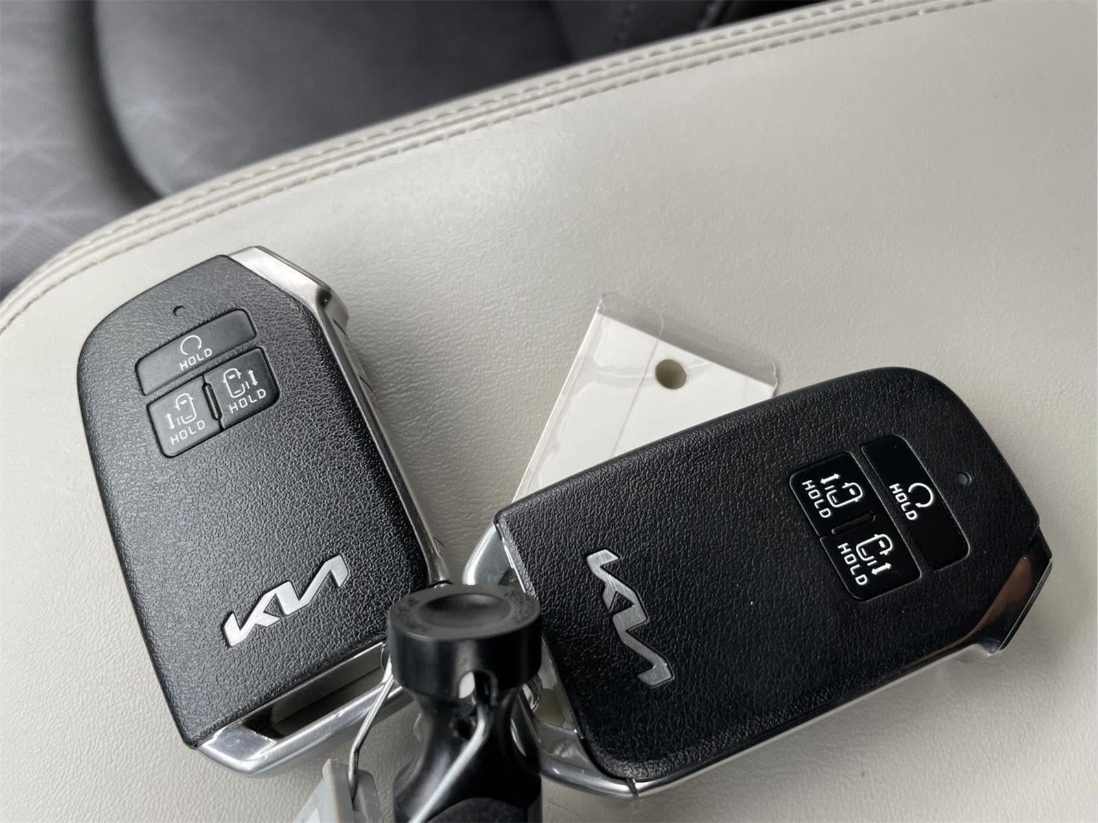 2023 Kia Carnival LX