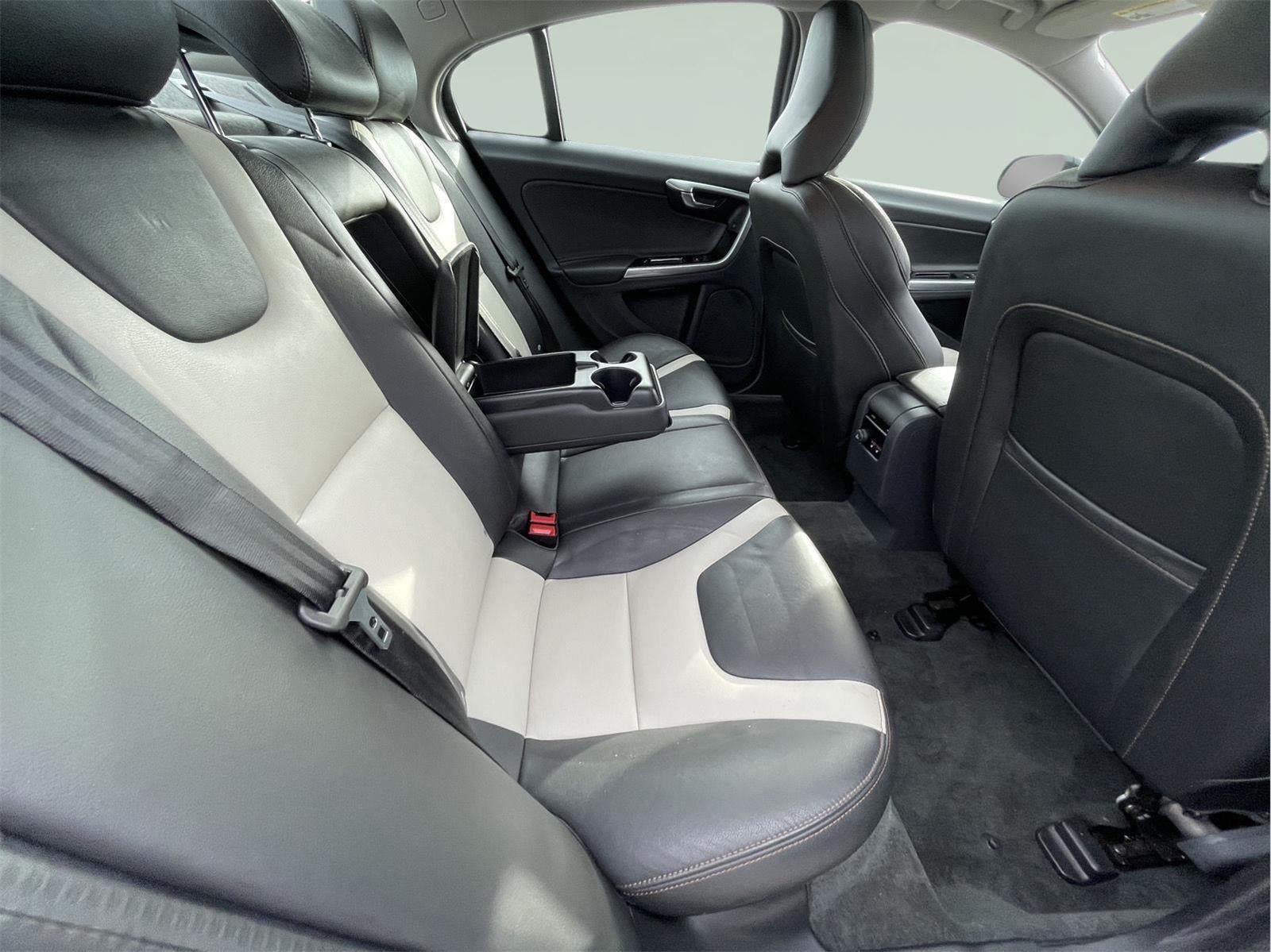 2017 Volvo S60 Cross Country SEDAN