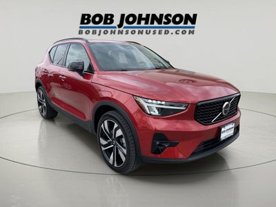 2024 Volvo XC40 Plus Dark Theme