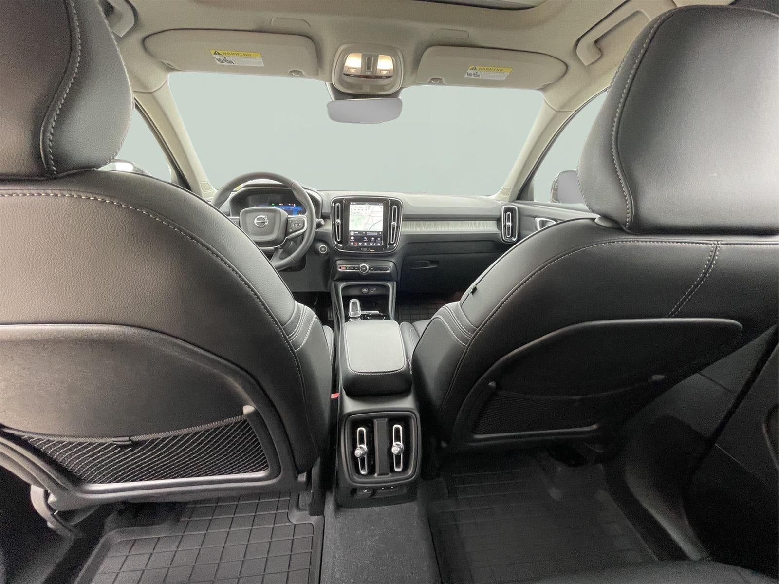 2024 Volvo XC40 Plus Dark Theme