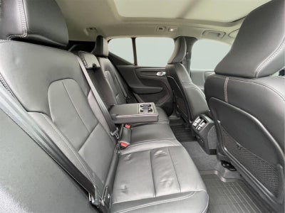 2024 Volvo XC40 Plus Dark Theme