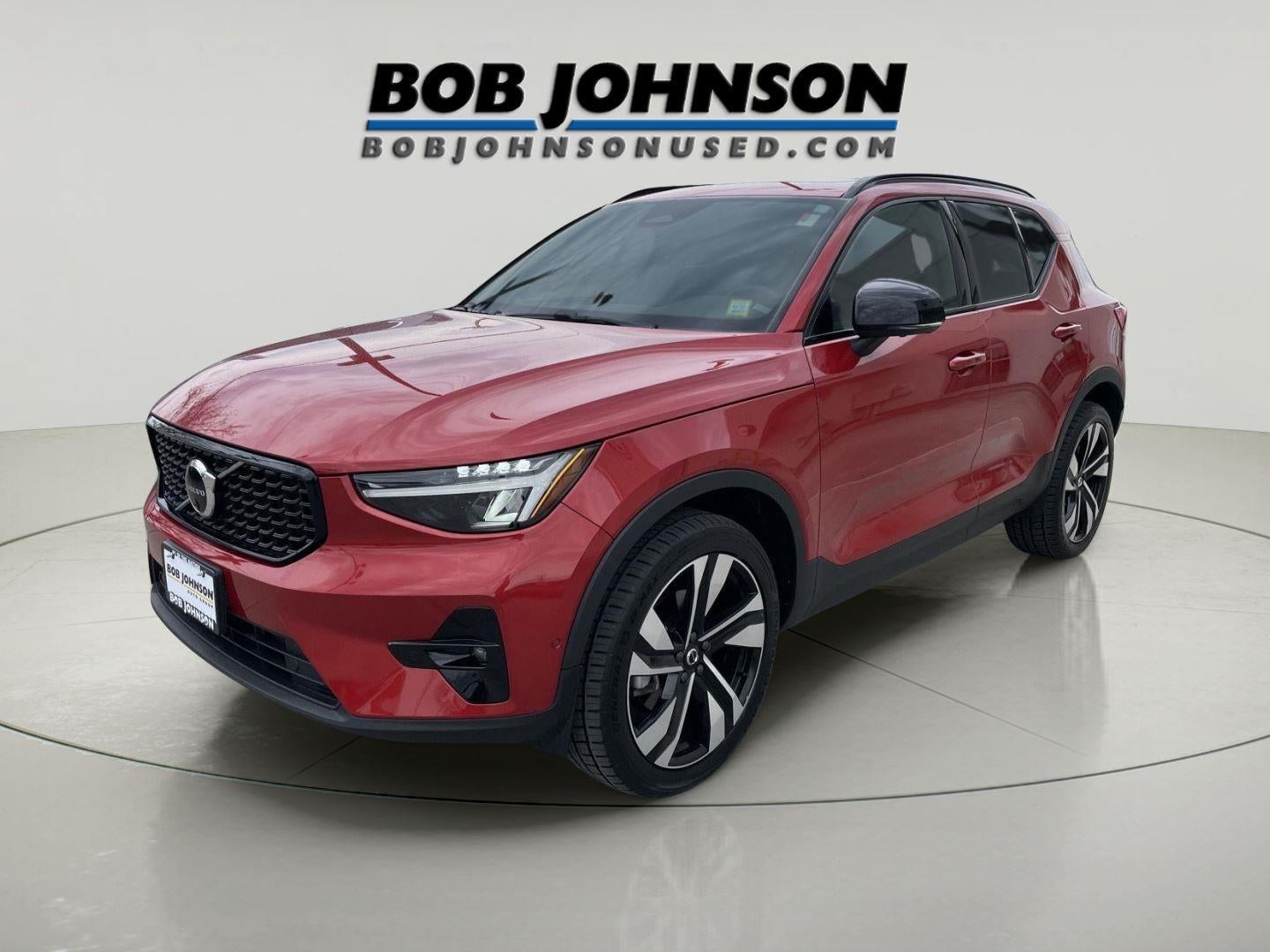 2024 Volvo XC40 Plus Dark Theme