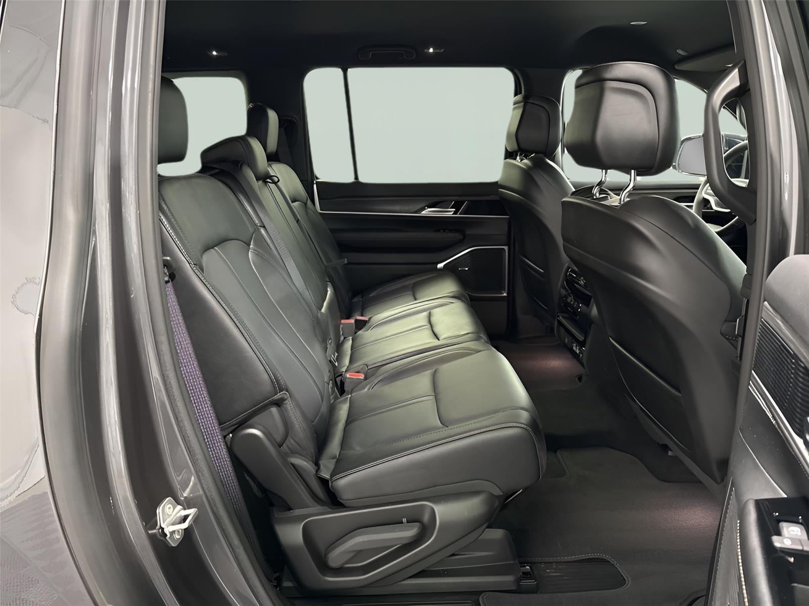 2023 Jeep Wagoneer L Series III