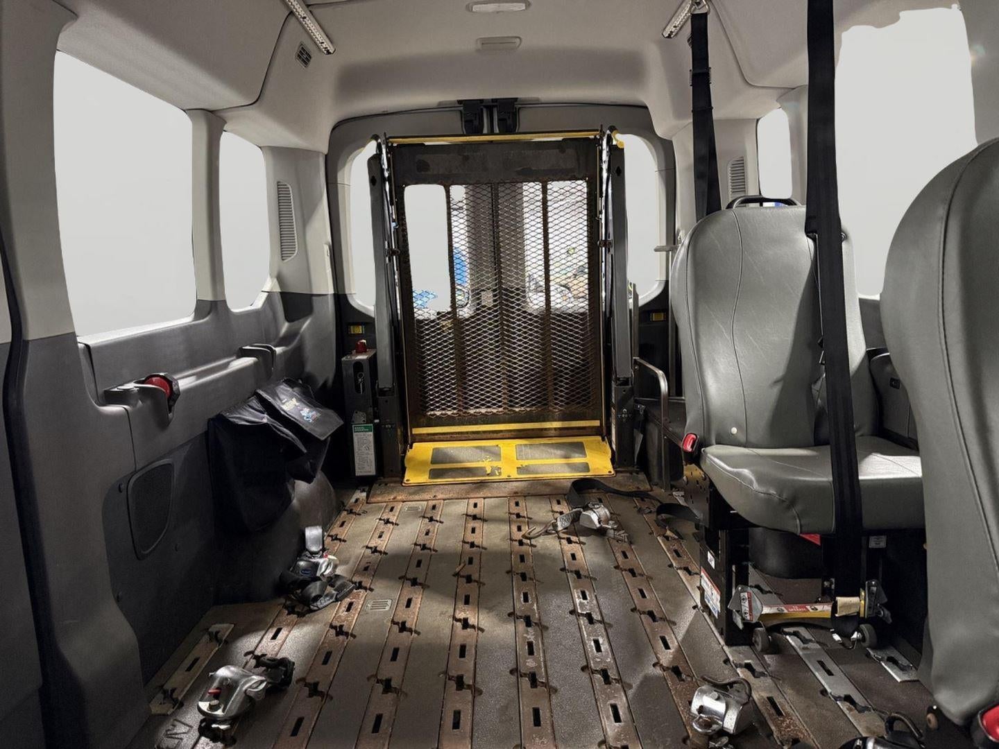 2020 Ford Transit Passenger Wagon XL