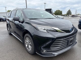 2025 Toyota Sienna XLE 7-Passenger