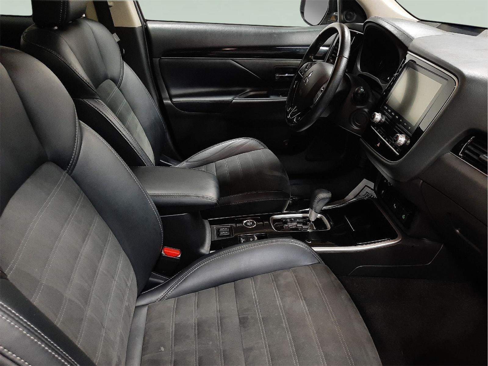 2020 Mitsubishi Outlander SE