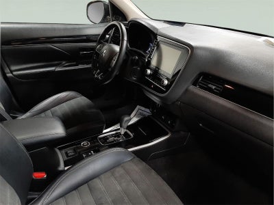 2020 Mitsubishi Outlander SE