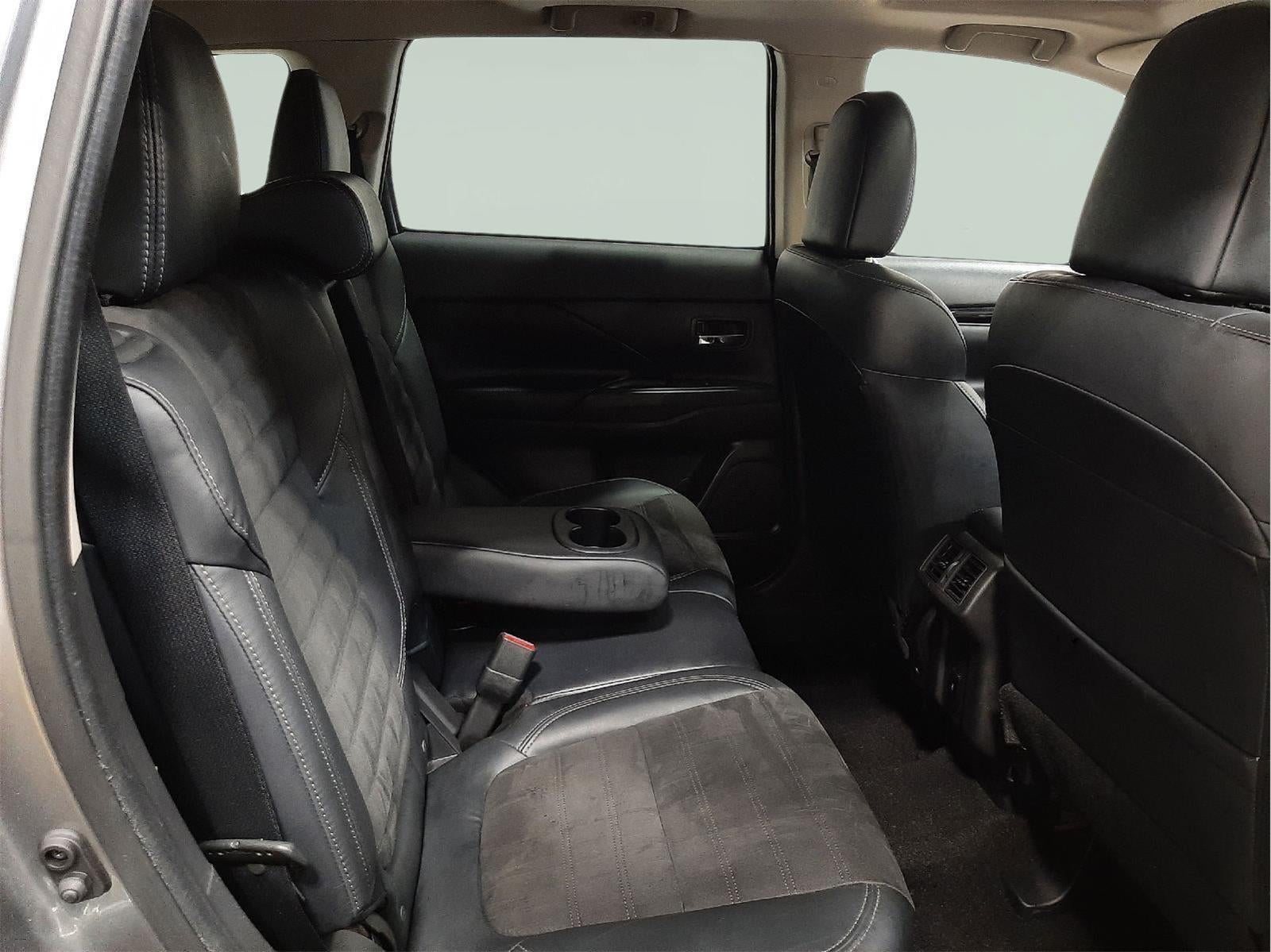 2020 Mitsubishi Outlander SE