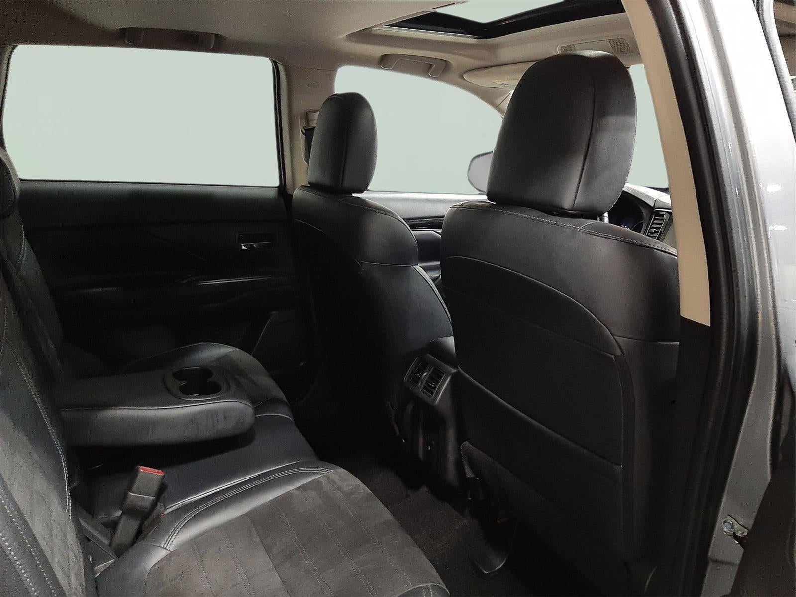 2020 Mitsubishi Outlander SE