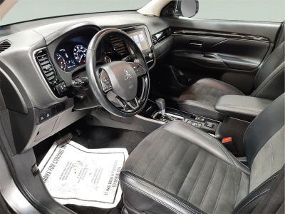 2020 Mitsubishi Outlander SE