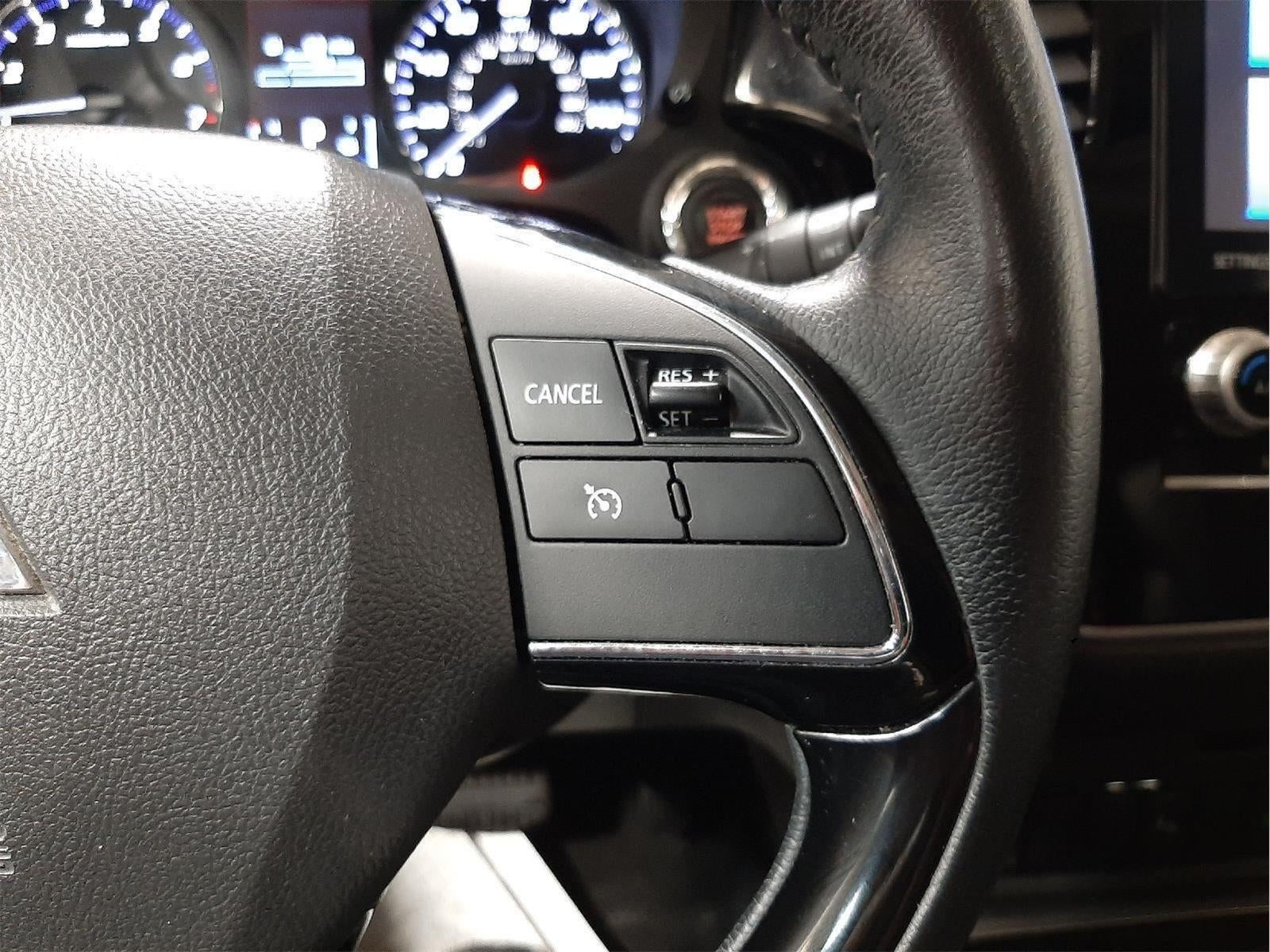 2020 Mitsubishi Outlander SE